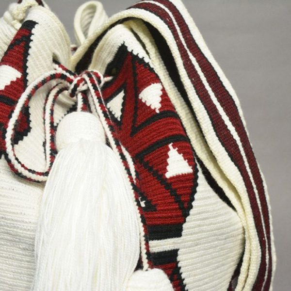 Mochila Wayúu blanco y rojo