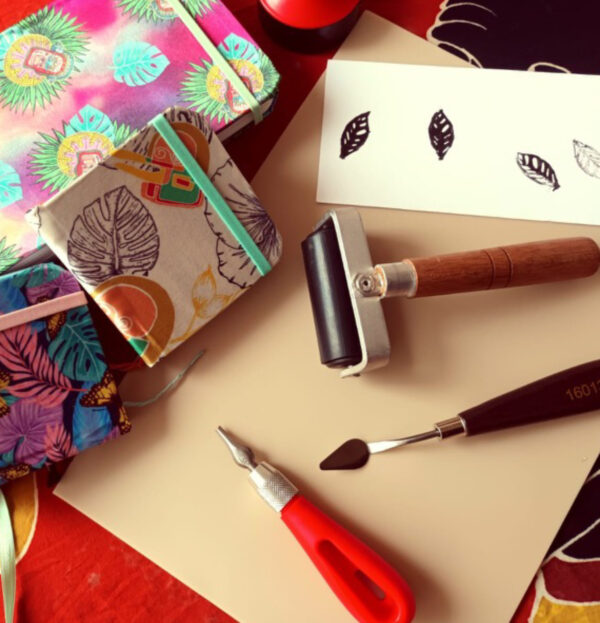 Taller de ilustración, grabado, impresión en tela y encuadernación artesanal